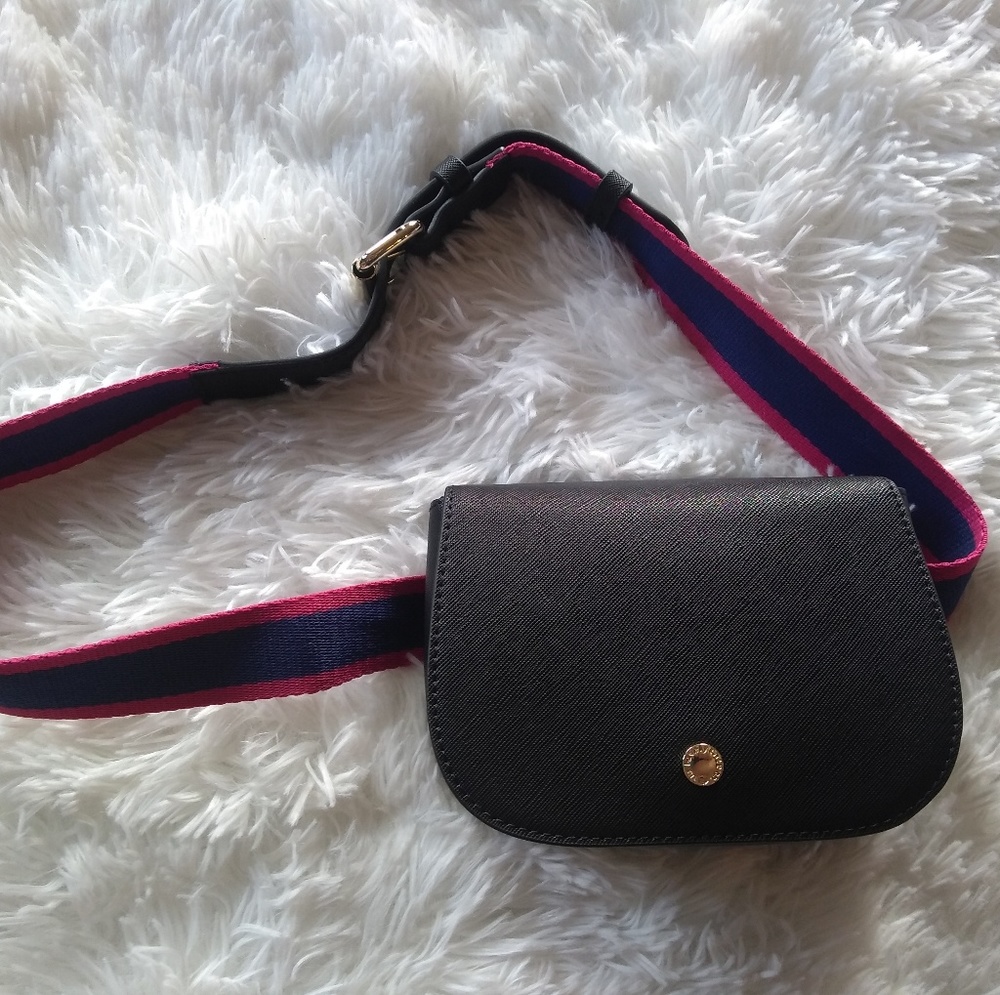 💕5 FOR $15!💕Adjustable vegan leather fanny pack